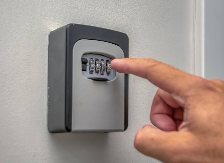 A Estrenar! Apartamento Con Pileta Zona Aeropuerto Wifi 200Mg Asunción Exterior photo