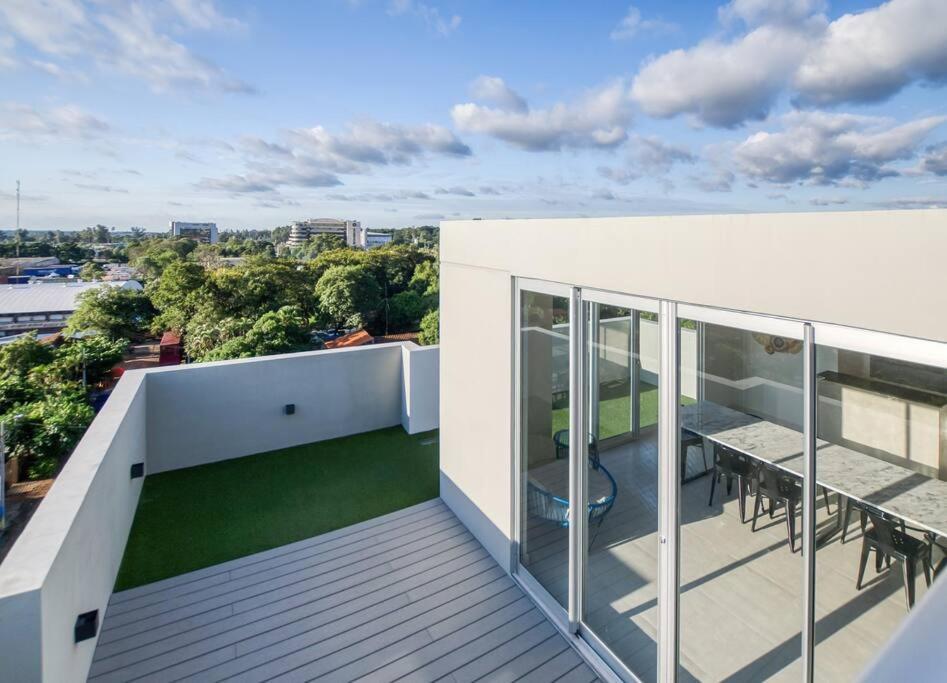 A Estrenar! Apartamento Con Pileta Zona Aeropuerto Wifi 200Mg Asunción Exterior photo