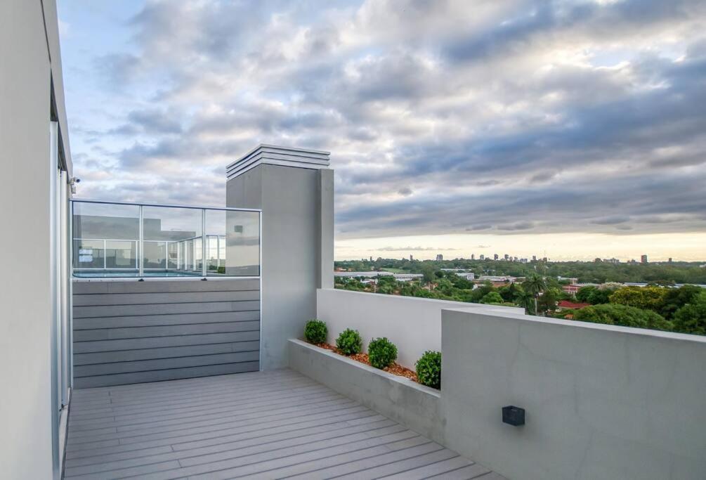 A Estrenar! Apartamento Con Pileta Zona Aeropuerto Wifi 200Mg Asunción Exterior photo